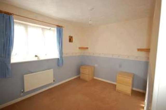  Image of 3 bedroom Property to rent in Swallows Croft Reading RG1 at Swallows Croft Reading Reading, RG1 6EH