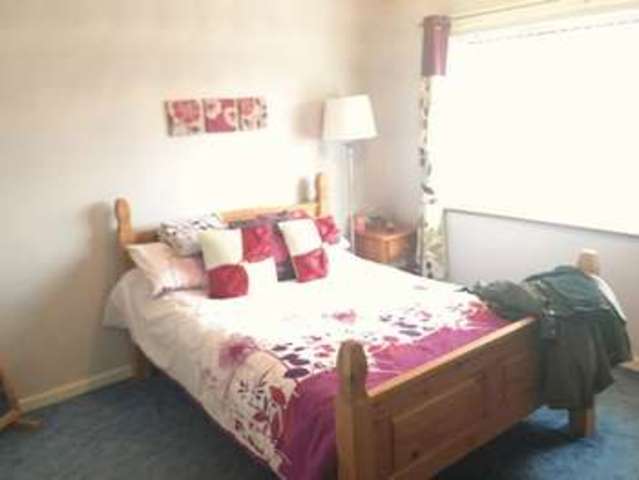  Image of 3 bedroom Semi-Detached house to rent in Swancote Drive Penn Wolverhampton WV4 at Swancote Drive Warstones Wolverhampton, WV4 4RJ