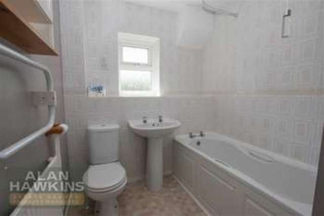  Image of 3 bedroom Property for sale in Lineacre Close Grange Park Swindon SN5 at Lineacre Close Swindon Swindon, SN5 6DA