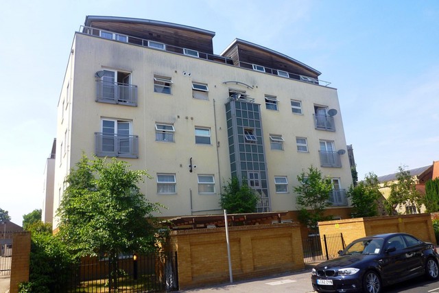 Image of 1 bedroom Flat to rent in Sydenham Road Croydon CR0 at 119 Sydenham Road  Croydon, CR0 2EZ