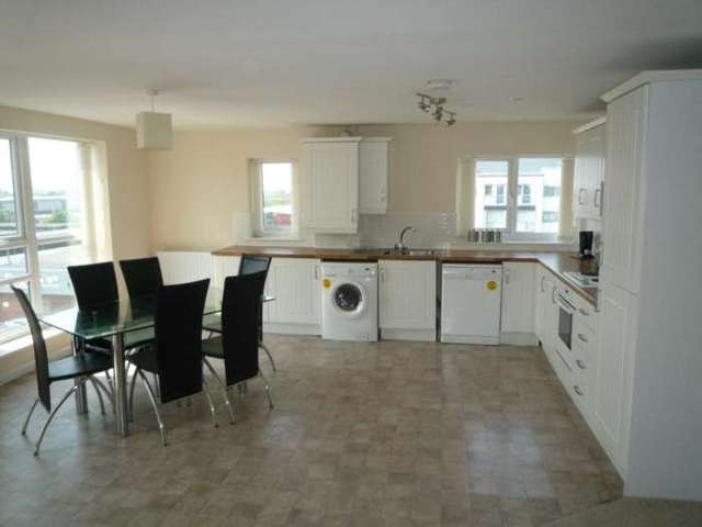  Image of 2 bedroom Apartment to rent in Ashton Old Road Openshaw Manchester M11 at Ashton Old Road Beswick Manchester, M11 2DL