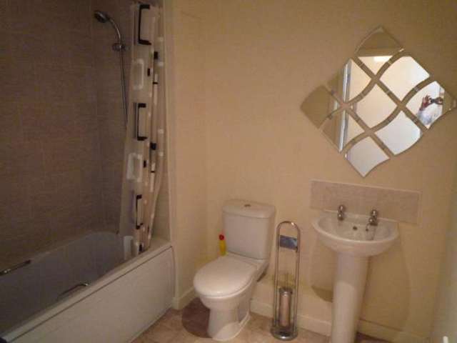  Image of 2 bedroom Apartment to rent in Ashton Old Road Openshaw Manchester M11 at Ashton Old Road Beswick Manchester, M11 2DL