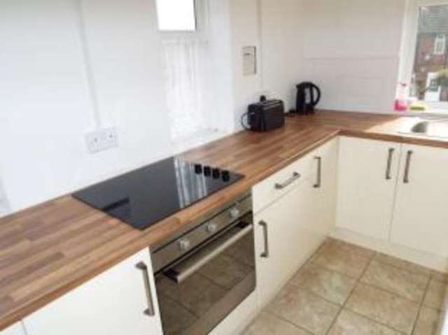  Image of 2 bedroom Flat for sale in Mulfords Hill Tadley RG26 at Tadley Hampshire Tadley, RG26 3JE