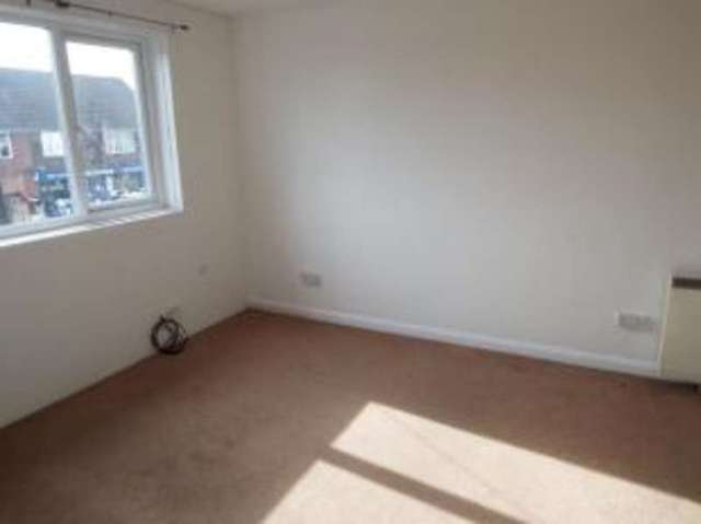  Image of 2 bedroom Flat for sale in Mulfords Hill Tadley RG26 at Tadley Hampshire Tadley, RG26 3JE