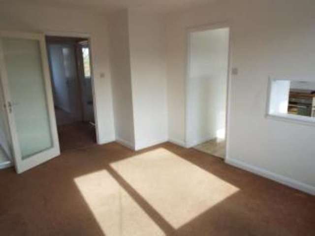  Image of 2 bedroom Flat for sale in Mulfords Hill Tadley RG26 at Tadley Hampshire Tadley, RG26 3JE