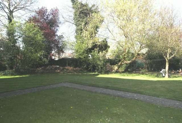  Image of 1 bedroom Studio flat for sale in Maypole Road Taplow Maidenhead SL6 at Taplow, SL6 0NF