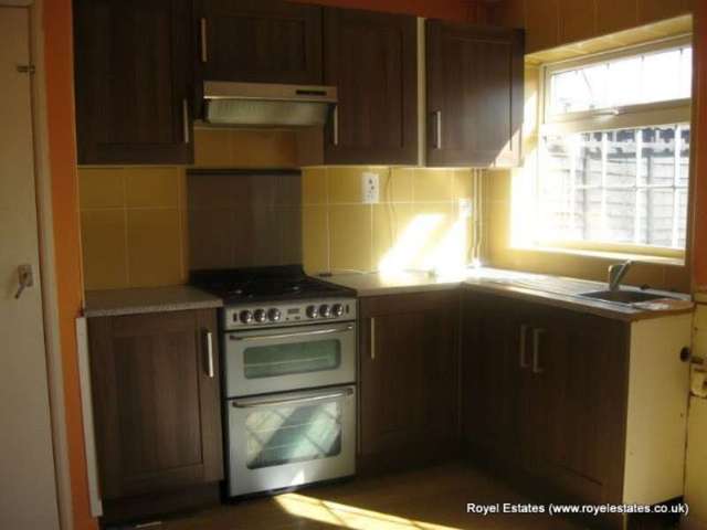  Image of 3 bedroom Terraced house to rent in Tat Bank Road Oldbury B68 at Tat Bank Road Oldbury Birmingham, B68 8NP
