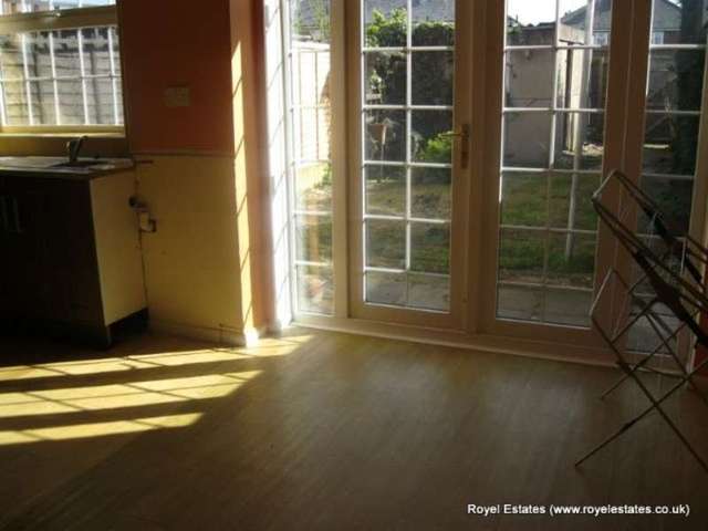  Image of 3 bedroom Terraced house to rent in Tat Bank Road Oldbury B68 at Tat Bank Road Oldbury Birmingham, B68 8NP