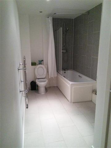  Image of 1 bedroom Apartment to rent in Tanners Hill London SE8 at Deptford High Street, SE8 4QD