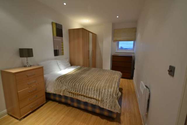  Image of 2 bedroom Apartment for sale in Taylorson Street South Salford M5 at Taylorson Street South Salford Quays Salford, M5 3FY