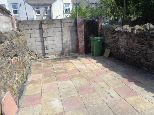  Image of 5 bedroom Detached house to rent in Tewkesbury Place Cardiff CF24 at Cathays  Roath, CF24 4QU