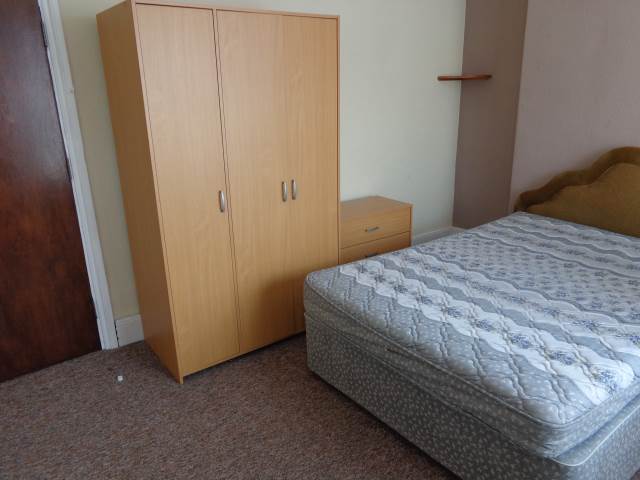  Image of 5 bedroom Detached house to rent in Tewkesbury Place Cardiff CF24 at Cathays  Roath, CF24 4QU