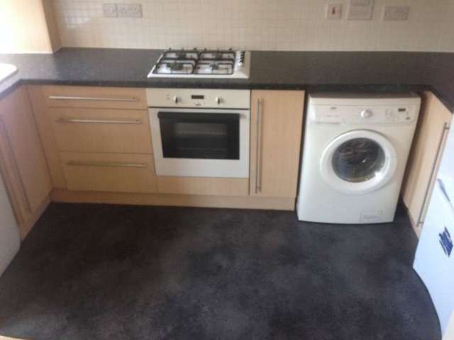  Image of 1 bedroom Flat to rent in Thackhall Street Coventry CV2 at Stoke Coventry Stoke, CV2 4NX
