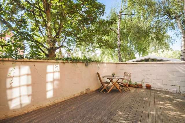  Image of 4 bedroom Town House to rent in The Farthings Kingston upon Thames KT2 at Surrey  Kingston Upon Thames, KT2 7PT