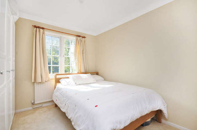  Image of 4 bedroom Town House to rent in The Farthings Kingston upon Thames KT2 at Surrey  Kingston Upon Thames, KT2 7PT