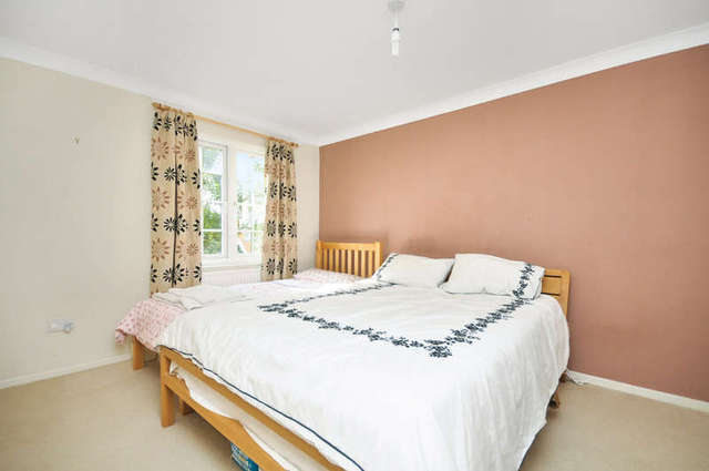  Image of 4 bedroom Town House to rent in The Farthings Kingston upon Thames KT2 at Surrey  Kingston Upon Thames, KT2 7PT