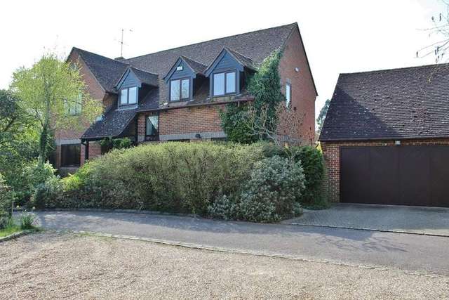  Image of 4 bedroom Detached house for sale in The Hawthorns Charvil Reading RG10 at Charvil  Reading, RG10 9TS