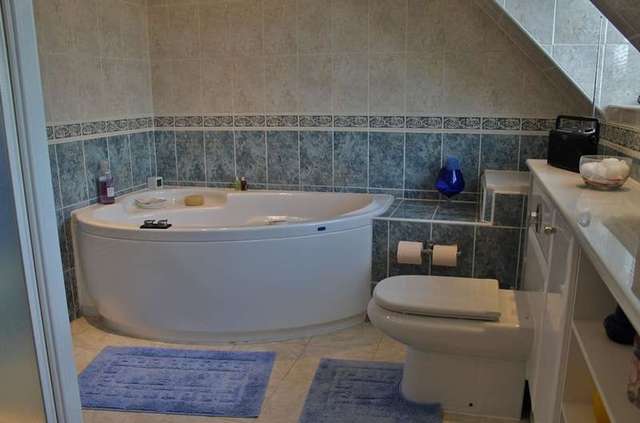 Image of 4 bedroom Detached house for sale in The Hawthorns Charvil Reading RG10 at Charvil  Reading, RG10 9TS