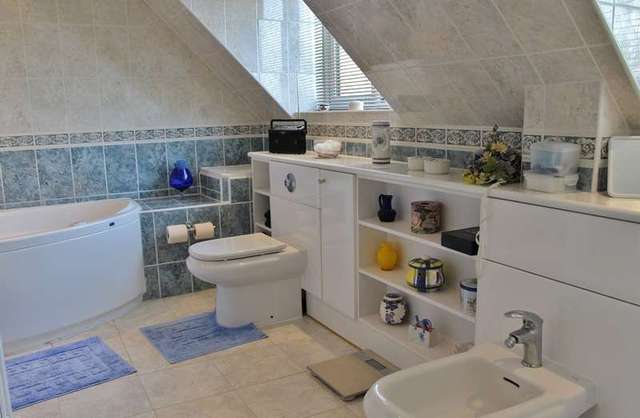  Image of 4 bedroom Detached house for sale in The Hawthorns Charvil Reading RG10 at Charvil  Reading, RG10 9TS