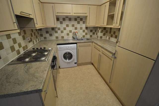  Image of 1 bedroom Flat to rent in Hampden Close St. Leonards-on-Sea TN37 at St Leonards On Sea, TN37 6GB