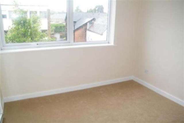  Image of 2 bedroom Flat to rent in The Limes Ingatestone CM4 at Ingatestone, CM4 0BE