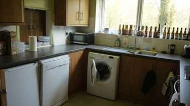  Image of 2 bedroom Property to rent in The Parkway Southampton SO16 at The Parkway  Southampton, SO16 3PN