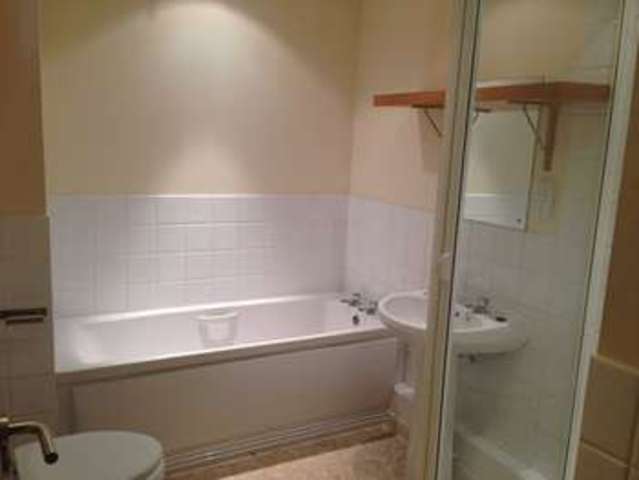  Image of 2 bedroom Flat to rent in Russell Road Nottingham NG7 at The Pavilion 3, Russell Road Nottingham, NG7 6GB