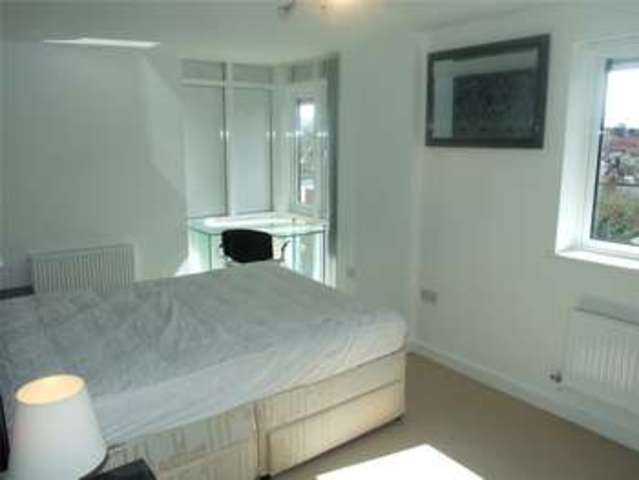  Image of 3 bedroom Apartment to rent in Kings Road Reading RG1 at Kings Road Reading Reading, RG1 4LY