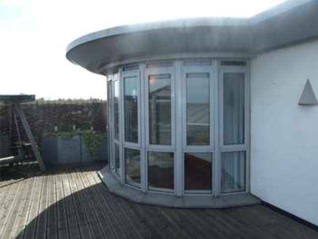  Image of 3 bedroom Apartment to rent in Kings Road Reading RG1 at Kings Road Reading Reading, RG1 4LY
