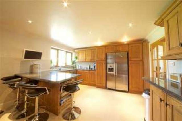  Image of 4 bedroom Property for sale in The Rye Eaton Bray Dunstable LU6 at The Rye Eaton Bray Eaton Bray, LU6 2BQ