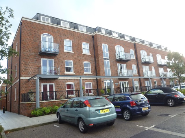  Image of 1 bedroom Apartment to rent in Salt Meat Lane Gosport PO12 at Salt Meat Lane  Gosport, PO12 1GH