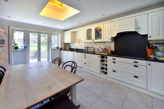  Image of 7 bedroom Semi-Detached house to rent in Therapia Road London SE22 at Therapia Road  London, SE22 0SF