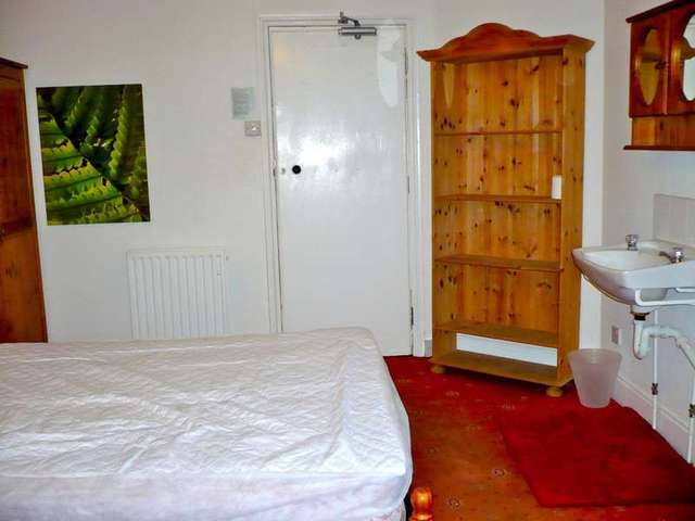  Image of 1 bedroom Detached house to rent in Thornbury Avenue Shirley Southampton SO15 at Southampton Shirley, SO15 5DA