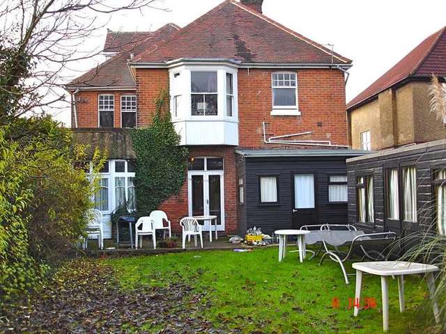  Image of 1 bedroom Detached house to rent in Thornbury Avenue Shirley Southampton SO15 at Southampton Shirley, SO15 5DA