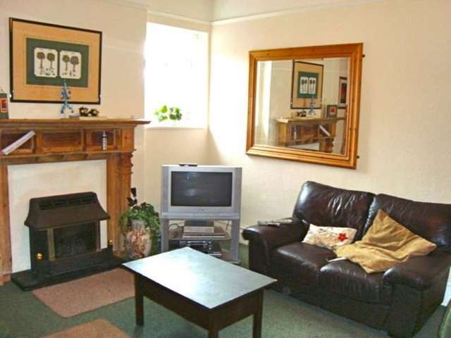  Image of 1 bedroom Detached house to rent in Thornbury Avenue Shirley Southampton SO15 at Southampton Shirley, SO15 5DA