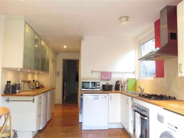  Image of 2 bedroom Flat to rent in Thurlow Hill London SE21 at West Dulwich, SE21 8JN
