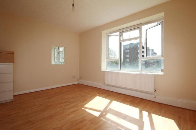  Image of 2 bedroom Flat to rent in Thurtle Road London E2 at Hackney  London, E2 8LU