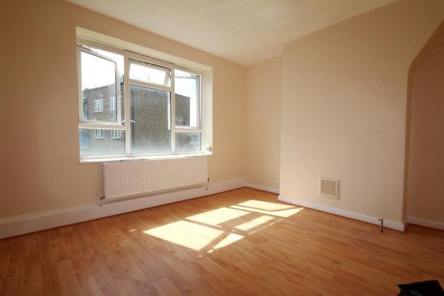  Image of 2 bedroom Flat to rent in Thurtle Road London E2 at Hackney  London, E2 8LU