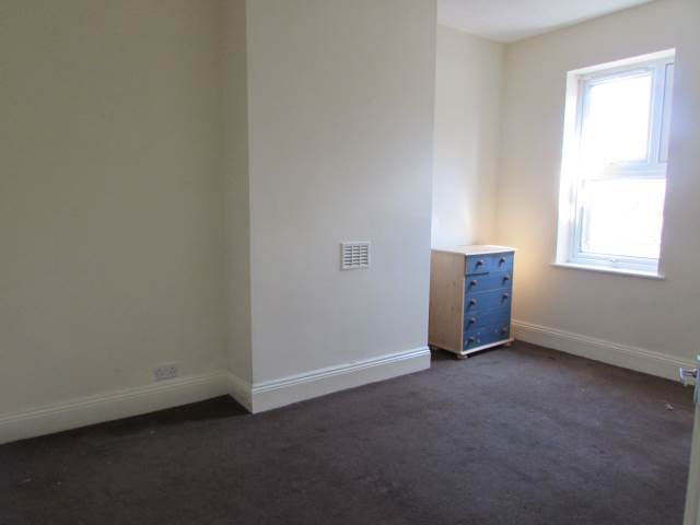  Image of 2 bedroom Flat to rent in Toll End Road Tipton DY4 at Tipton West Midlands Dudley Port, DY4 0ET
