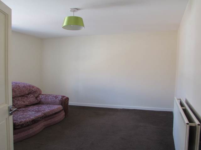  Image of 2 bedroom Flat to rent in Toll End Road Tipton DY4 at Tipton West Midlands Dudley Port, DY4 0ET