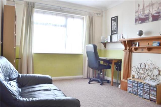  Image of 1 bedroom Flat to rent in Ockendon Road North Ockendon Upminster RM14 at Upminster Essex Upminster, RM14 2DN