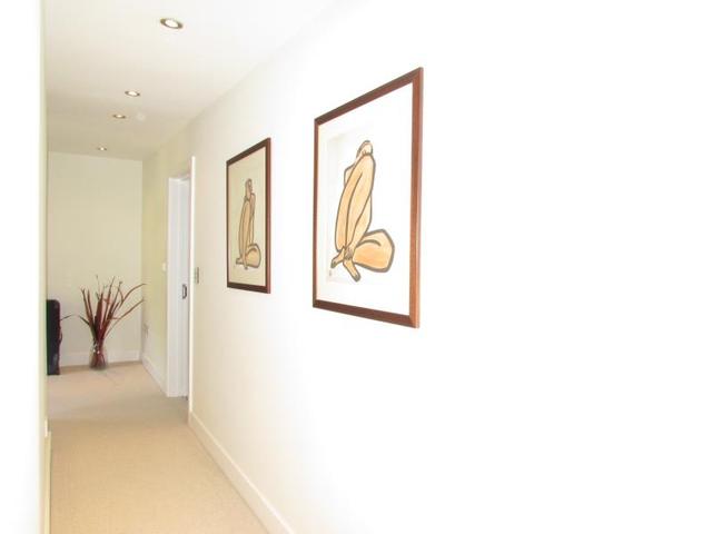  Image of 6 bedroom Detached house to rent in Upper Golf Links Road Broadstone BH18 at Broadstone  Broadstone, BH18 8BT