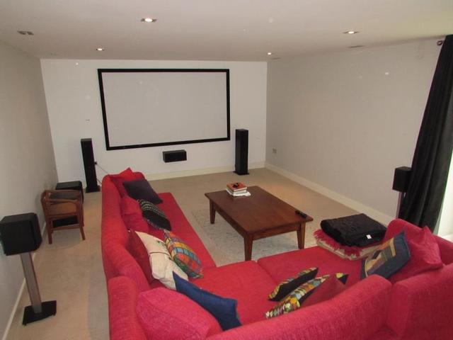  Image of 6 bedroom Detached house to rent in Upper Golf Links Road Broadstone BH18 at Broadstone  Broadstone, BH18 8BT