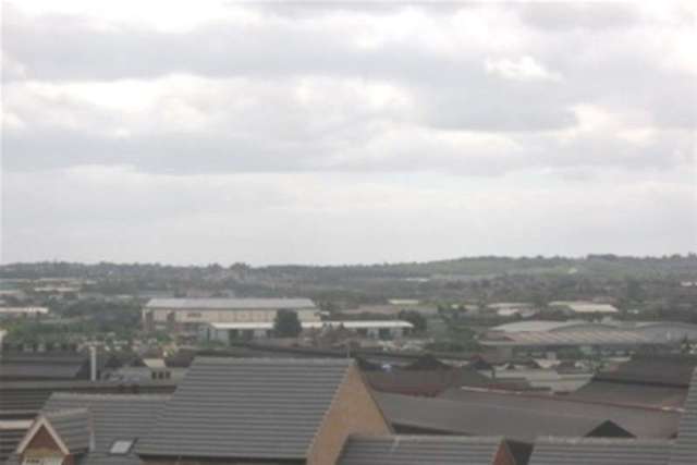  Image of 2 bedroom Flat to rent in Holywell Heights Sheffield S4 at Sheffield, S4 8AG
