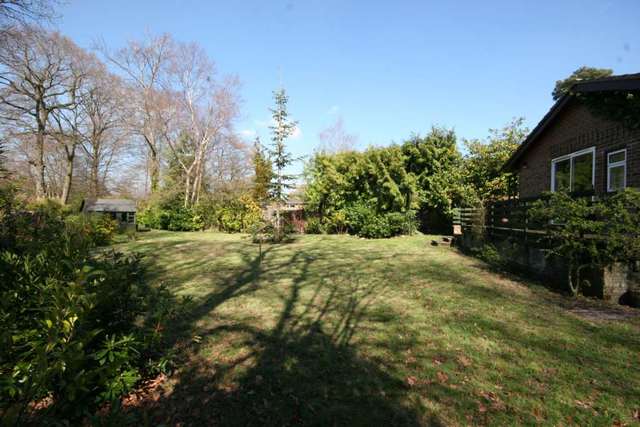  Image of 3 bedroom Detached house to rent in Velmead Road Fleet GU52 at Velmead Road  Fleet, GU52 7LP