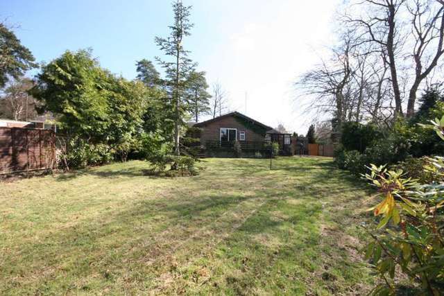  Image of 3 bedroom Detached house to rent in Velmead Road Fleet GU52 at Velmead Road  Fleet, GU52 7LP