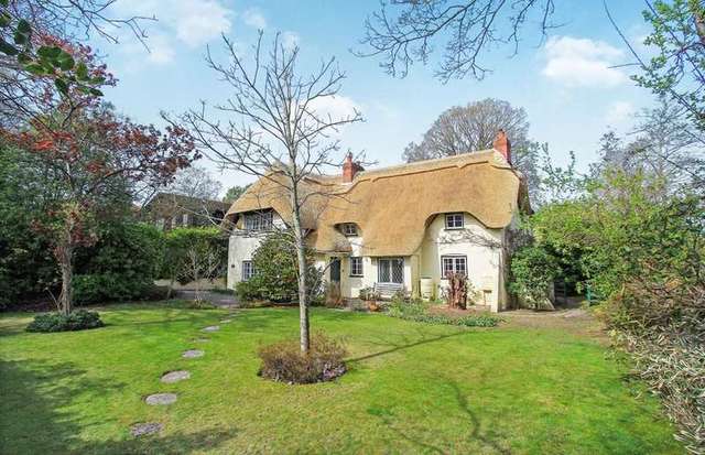  Image of 5 bedroom Detached house for sale in Manor Road Verwood BH31 at 97 Manor Road  Verwood, BH31 6DT