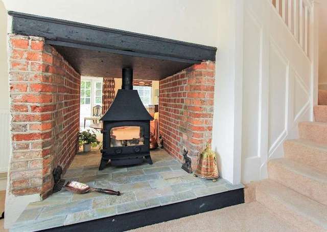  Image of 5 bedroom Detached house for sale in Manor Road Verwood BH31 at 97 Manor Road  Verwood, BH31 6DT