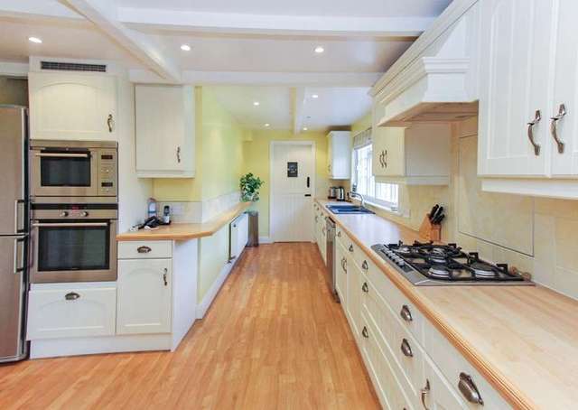  Image of 5 bedroom Detached house for sale in Manor Road Verwood BH31 at 97 Manor Road  Verwood, BH31 6DT