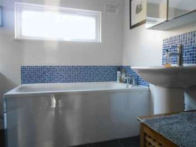  Image of 3 bedroom Terraced house for sale in Victoria Parade Redfield Bristol BS5 at Victoria Parade Redfield Bristol, BS5 9EB